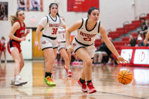 Ella Simpson scores 23 to lead University High past Bridgeport